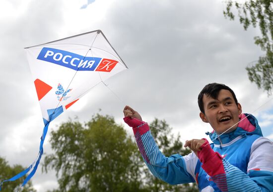 Запуск "цифровых змеев" в городах России