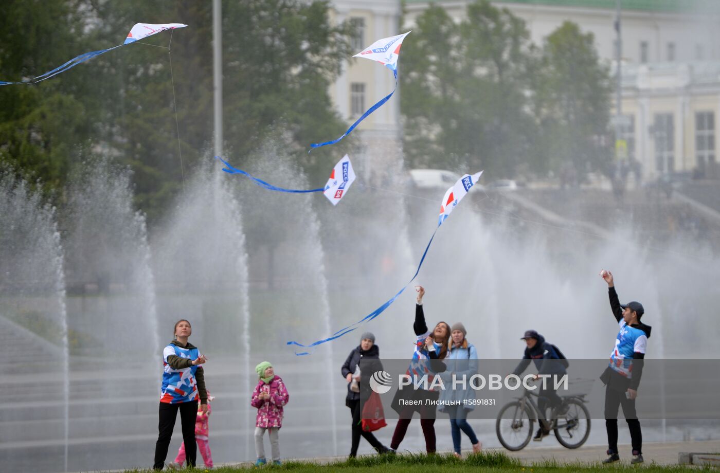 Запуск "цифровых змеев" в городах России