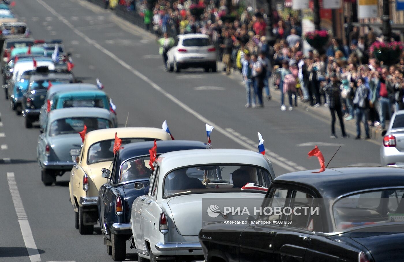 Петербургский международный парад ретро-транспорта