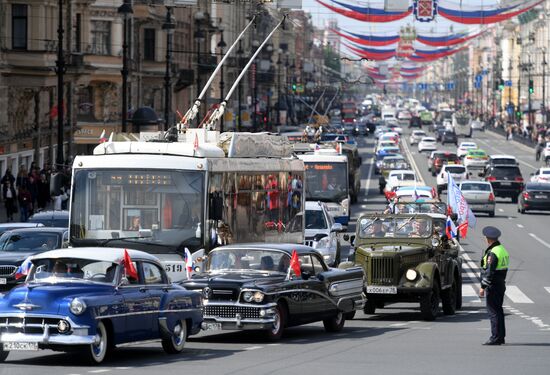 Петербургский международный парад ретро-транспорта