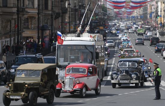 Петербургский международный парад ретро-транспорта