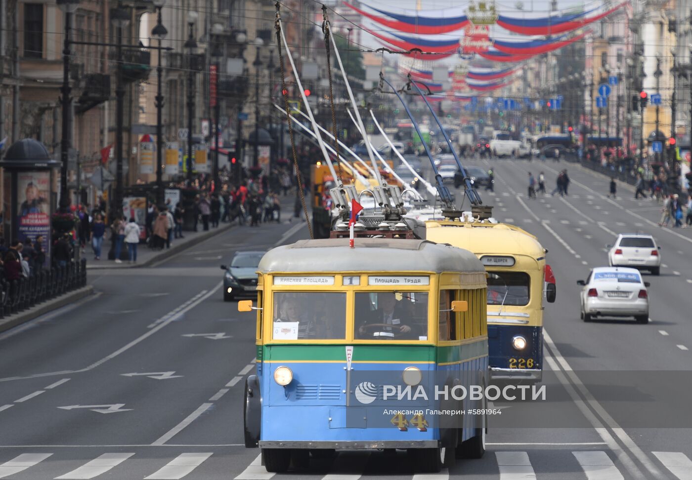 Петербургский международный парад ретро-транспорта