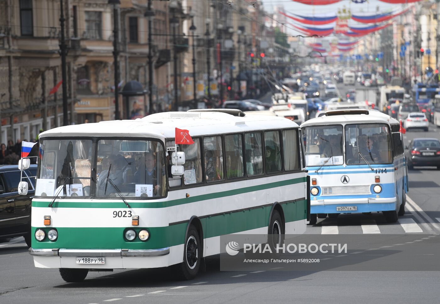 Петербургский международный парад ретро-транспорта