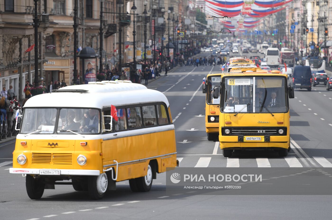 Петербургский международный парад ретро-транспорта