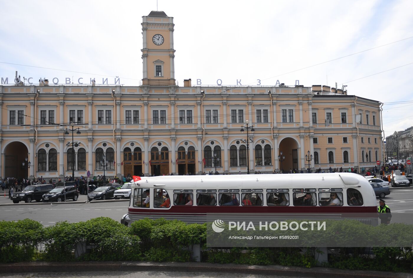 Петербургский международный парад ретро-транспорта