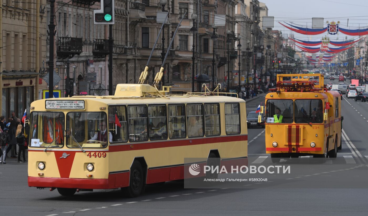 Петербургский международный парад ретро-транспорта