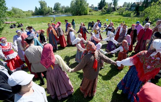 Русский народный праздник "Каравон" в Казани