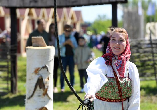 Русский народный праздник "Каравон" в Казани