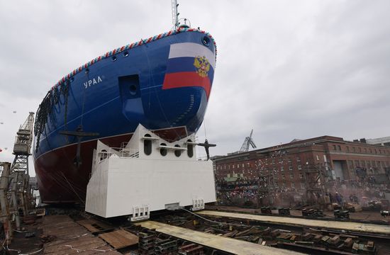 Спуск на воду атомного ледокола "Урал" в Санкт-Петербурге