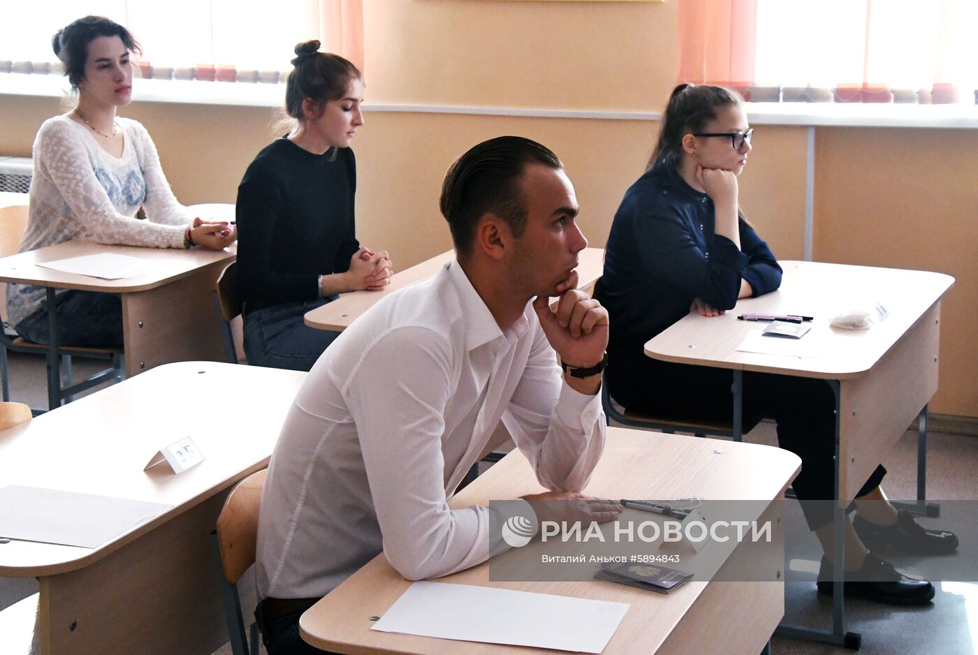 Сдача ЕГЭ по географии и литературе 