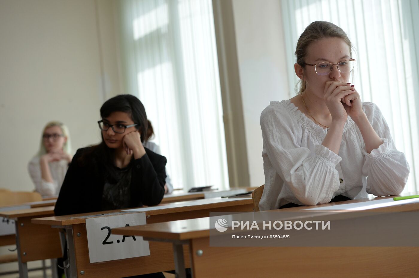 Сдача ЕГЭ по географии и литературе
