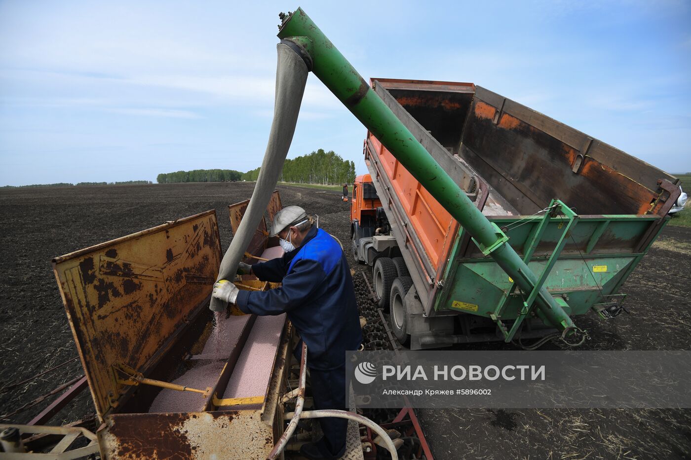 Посевная в Новосибирской области 