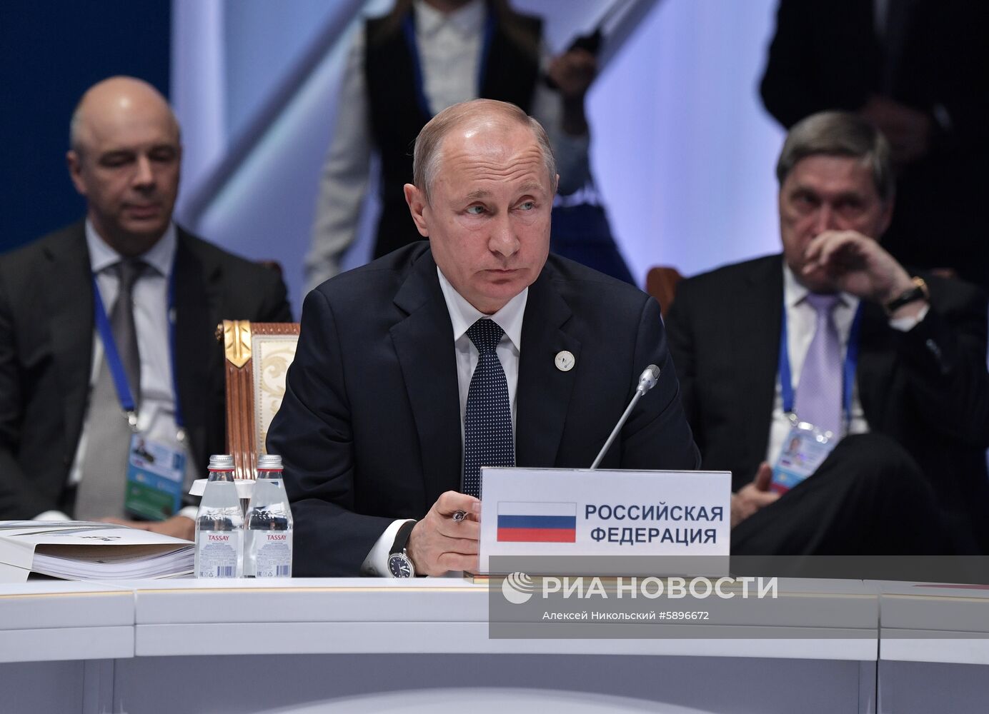 Президент РФ В. Путин принимает участие в заседании Высшего Евразийского экономического совета