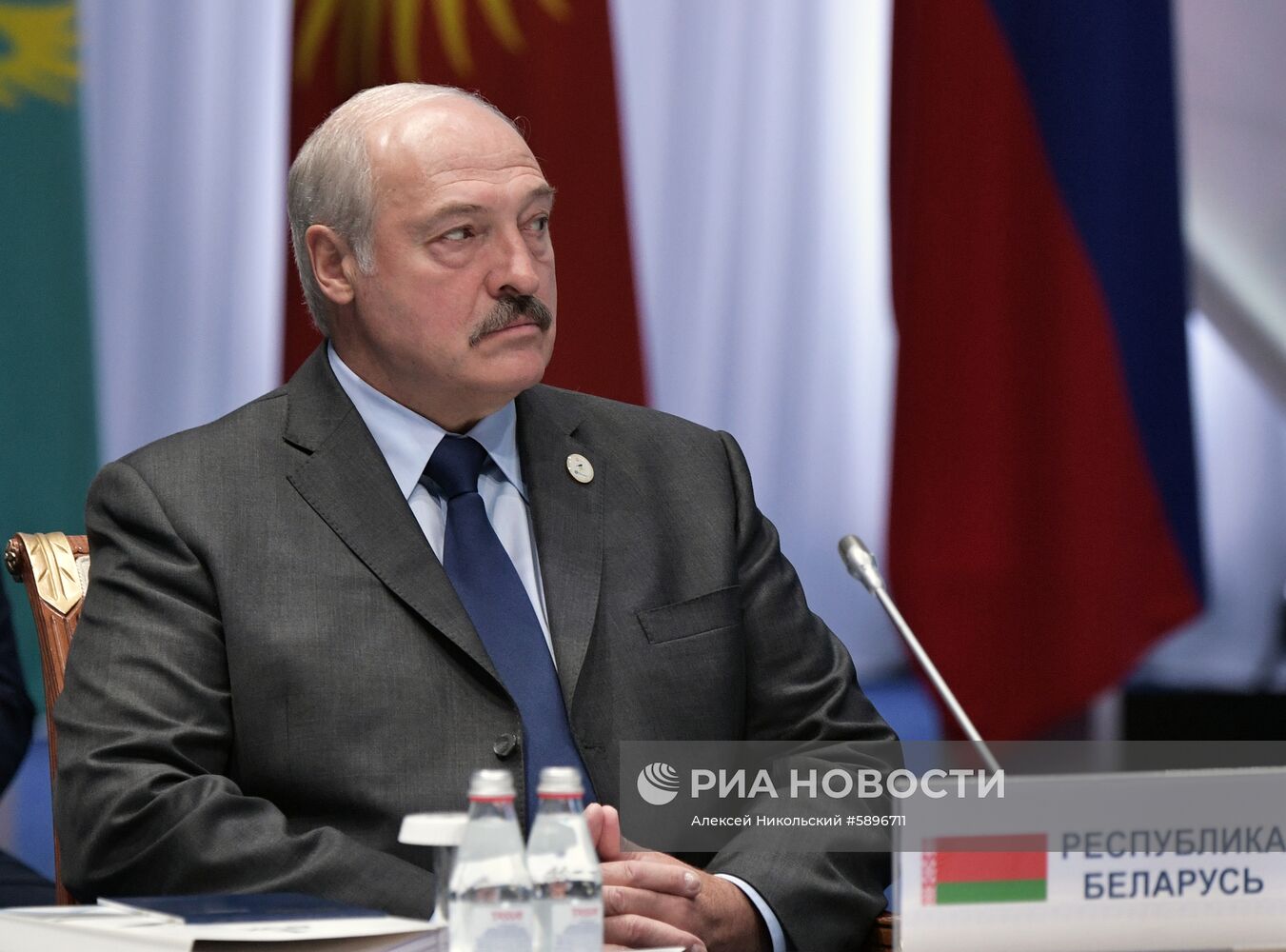 Президент РФ В. Путин принимает участие в заседании Высшего Евразийского экономического совета