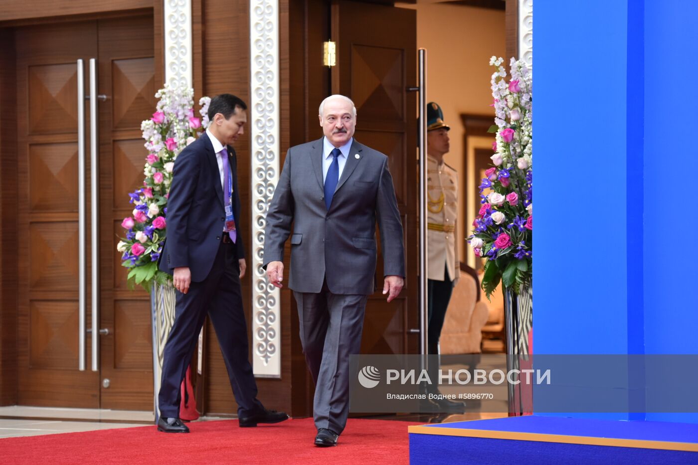 Президент РФ В. Путин принимает участие в заседании Высшего Евразийского экономического совета