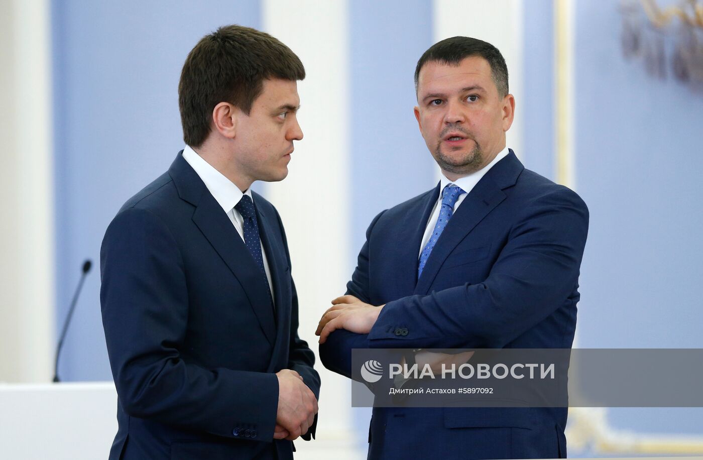 Премьер-министр РФ Д. Медведев провел заседание правительства РФ