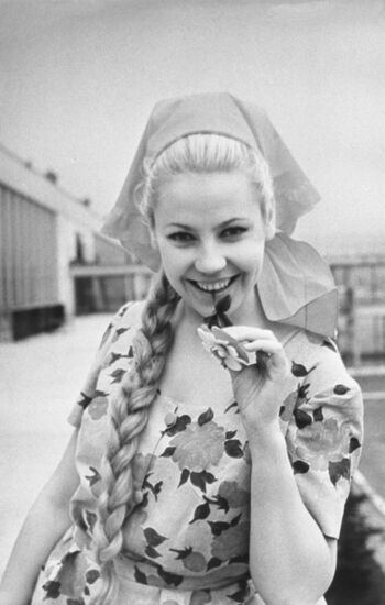 Коллекция женской одежды "Весна-лето" 1966 года