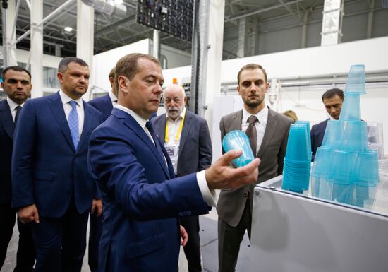 Премьер-министр РФ Д. Медведев принял участие в церемонии открытия исследовательского центра по переработке полимеров 