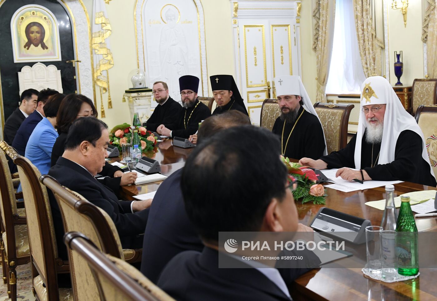 Встреча патриарха Кирилла с главой парламента Южной Кореи Мун Хи Саном