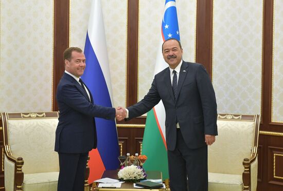 Визит премьер-министра РФ Д. Медведева в Узбекистан