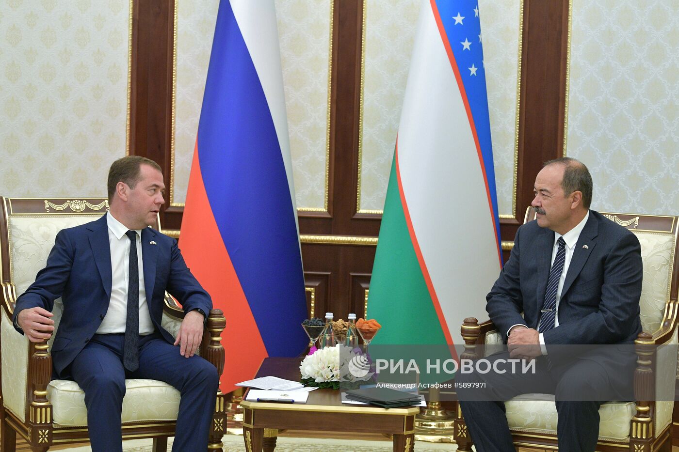 Визит премьер-министра РФ Д. Медведева в Узбекистан