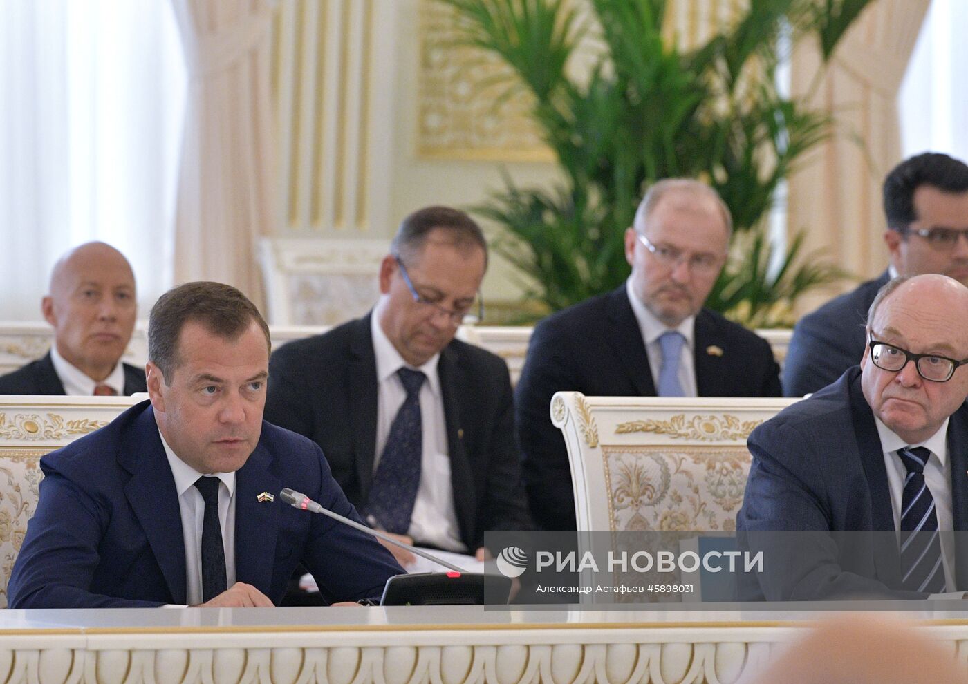 Визит премьер-министра РФ Д. Медведева в Узбекистан