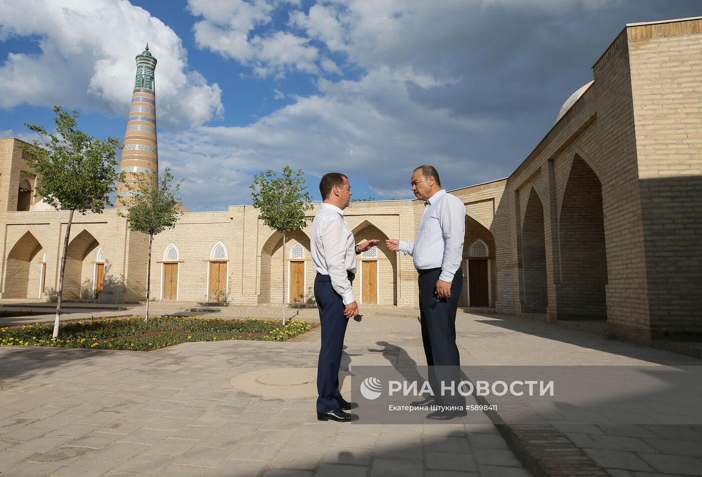 Визит премьер-министра РФ Д. Медведева в Узбекистан