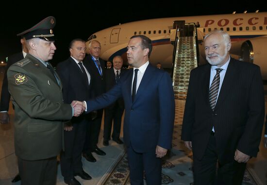 Премьер-министр РФ Д. Медведев прибыл в Ашхабад для участия в заседании Совета глав правительств СНГ