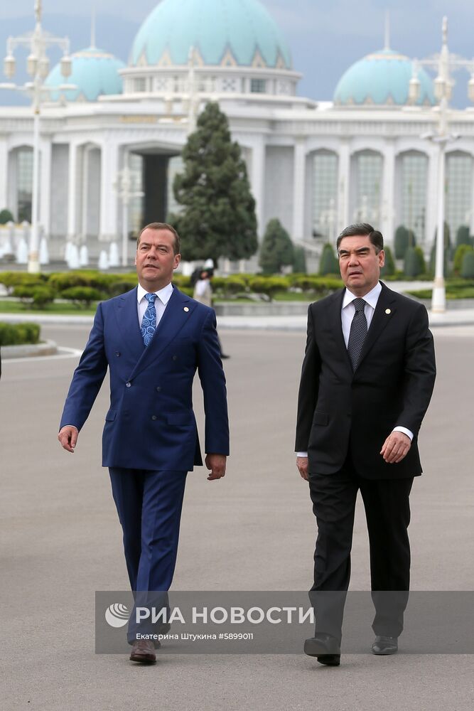 Премьер-министр РФ Д. Медведев принял участие в заседании Совета глав правительств СНГ