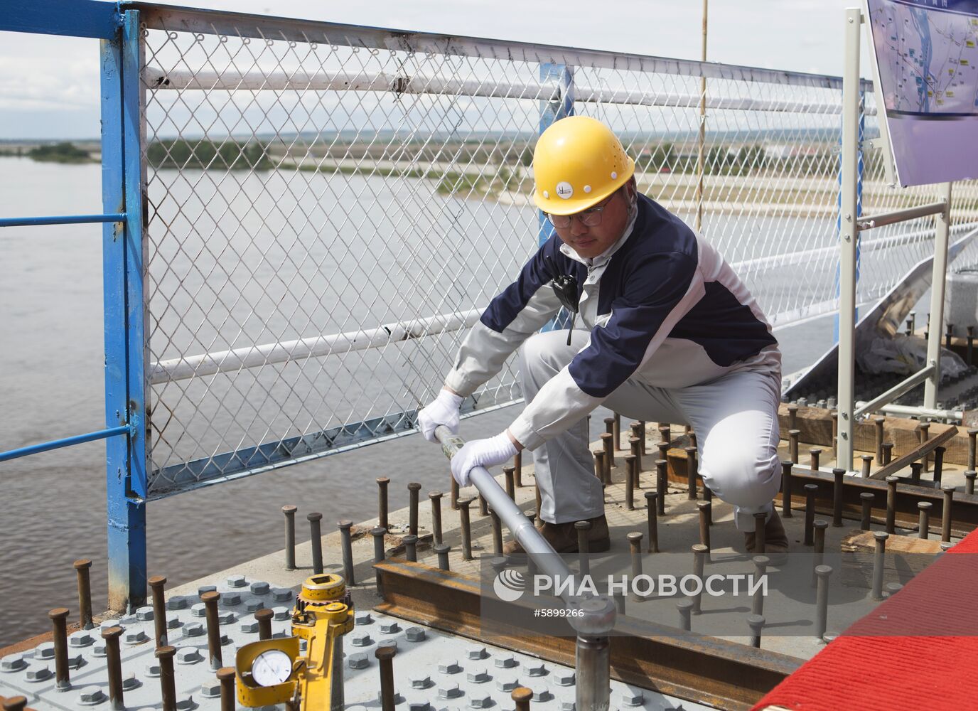 Стыковка международного моста Благовещенск - Хэйхэ