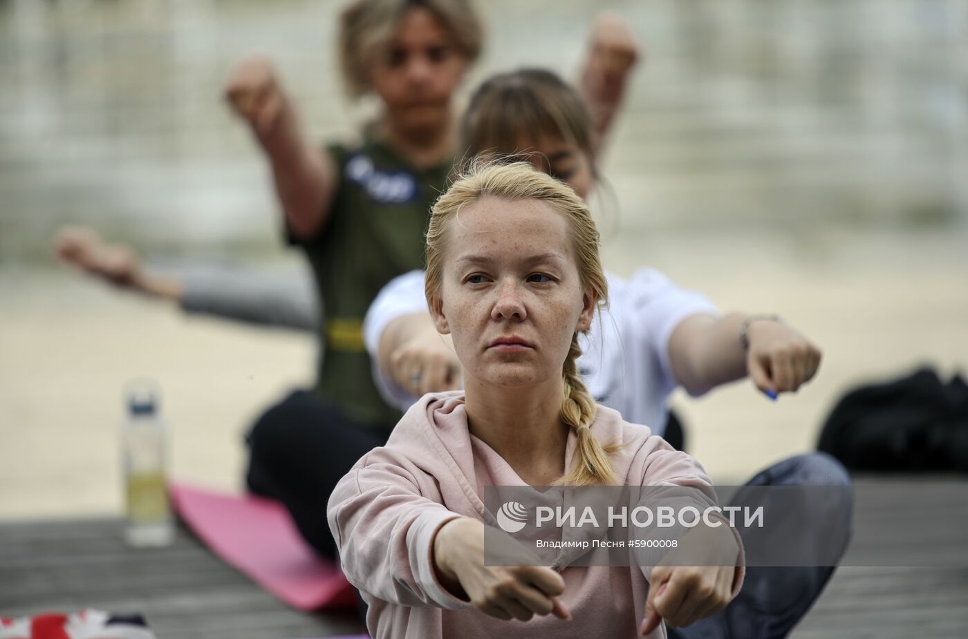 Проект "Йога в парках" стартовал в Москве