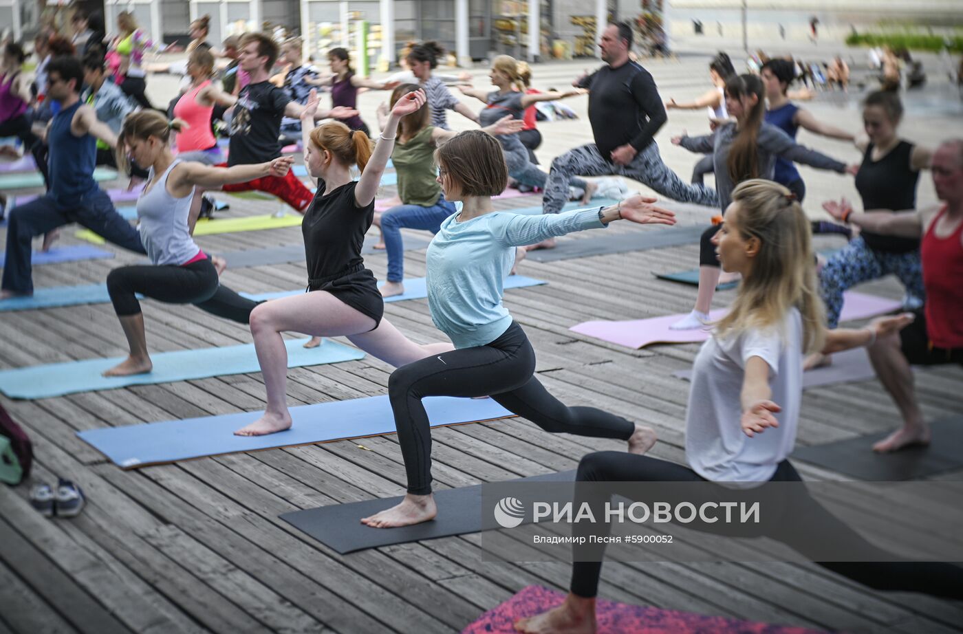 Проект "Йога в парках" стартовал в Москве