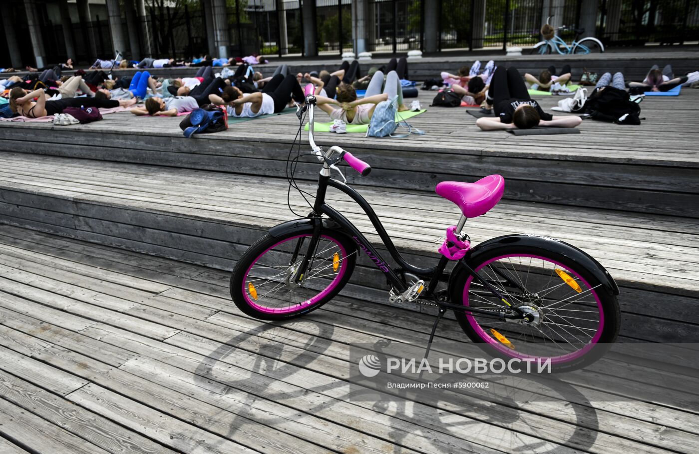 Проект "Йога в парках" стартовал в Москве