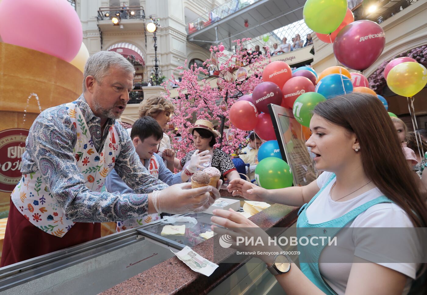 День мороженого в ГУМе