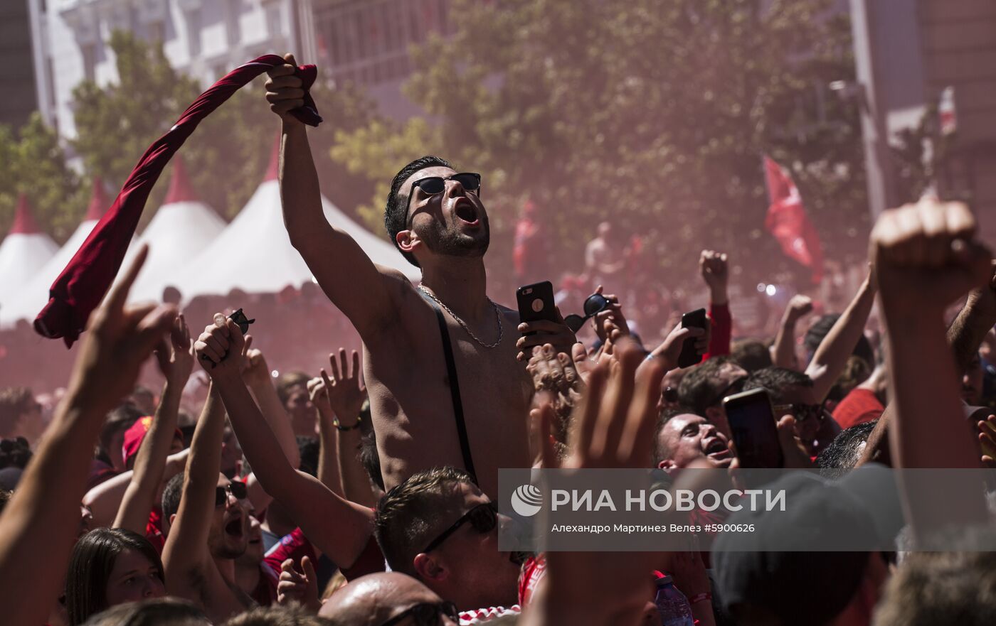 Болельщики в Мадриде в день финала Лиги чемпионов УЕФА