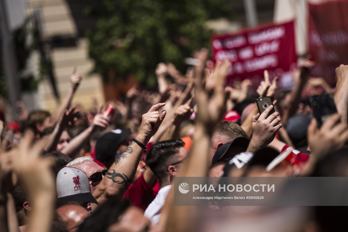 Болельщики в Мадриде в день финала Лиги чемпионов УЕФА