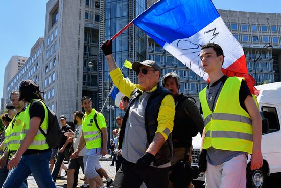 Акция протеста "жёлтых жилетов" в Париже