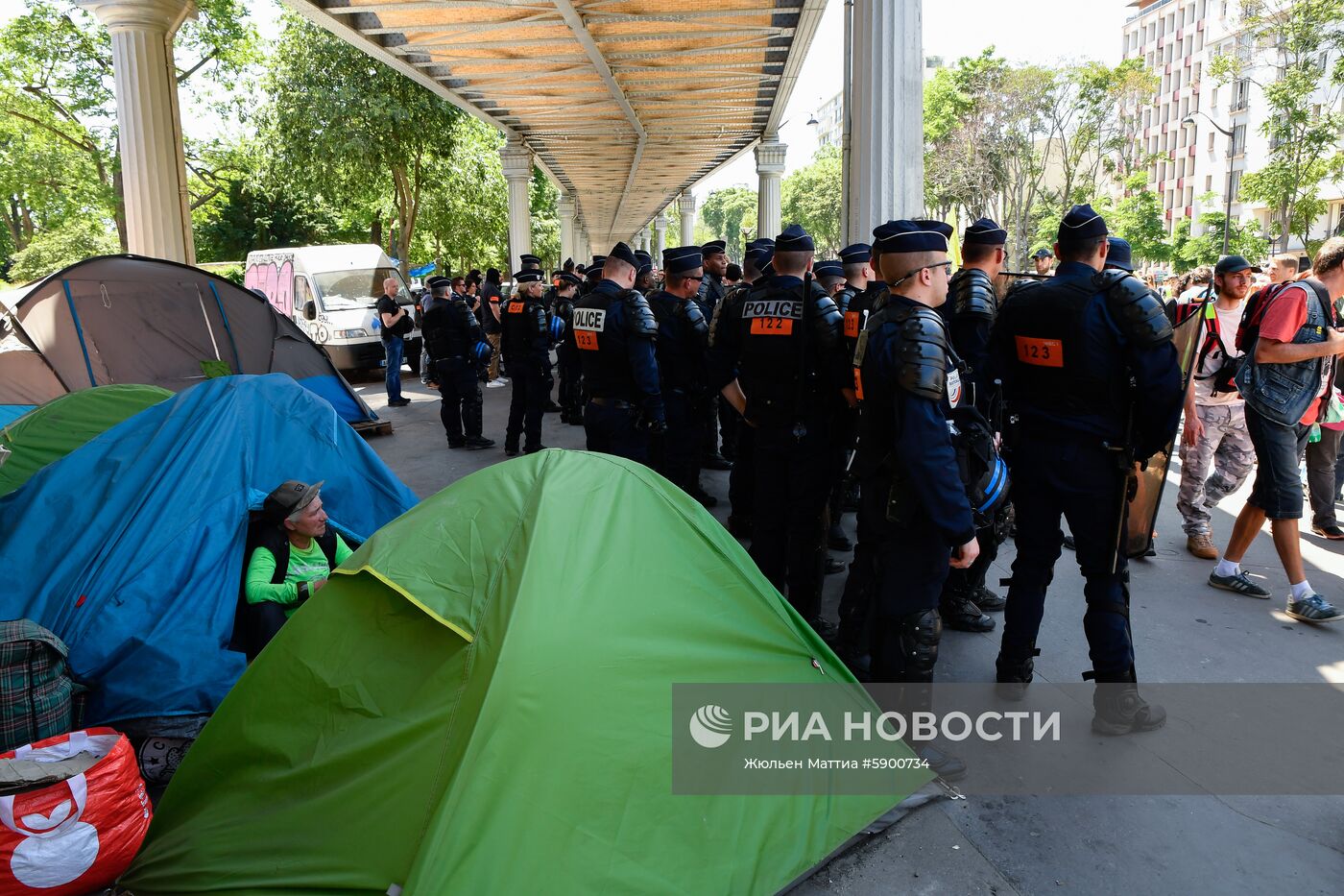 Акция протеста "жёлтых жилетов" в Париже