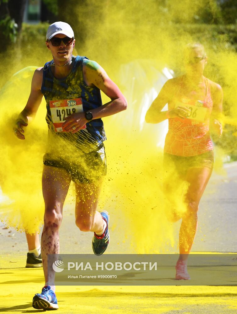 Красочный забег в "Лужниках"