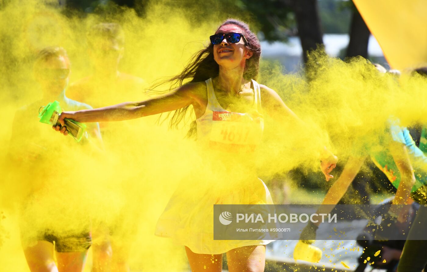 Красочный забег в "Лужниках" 