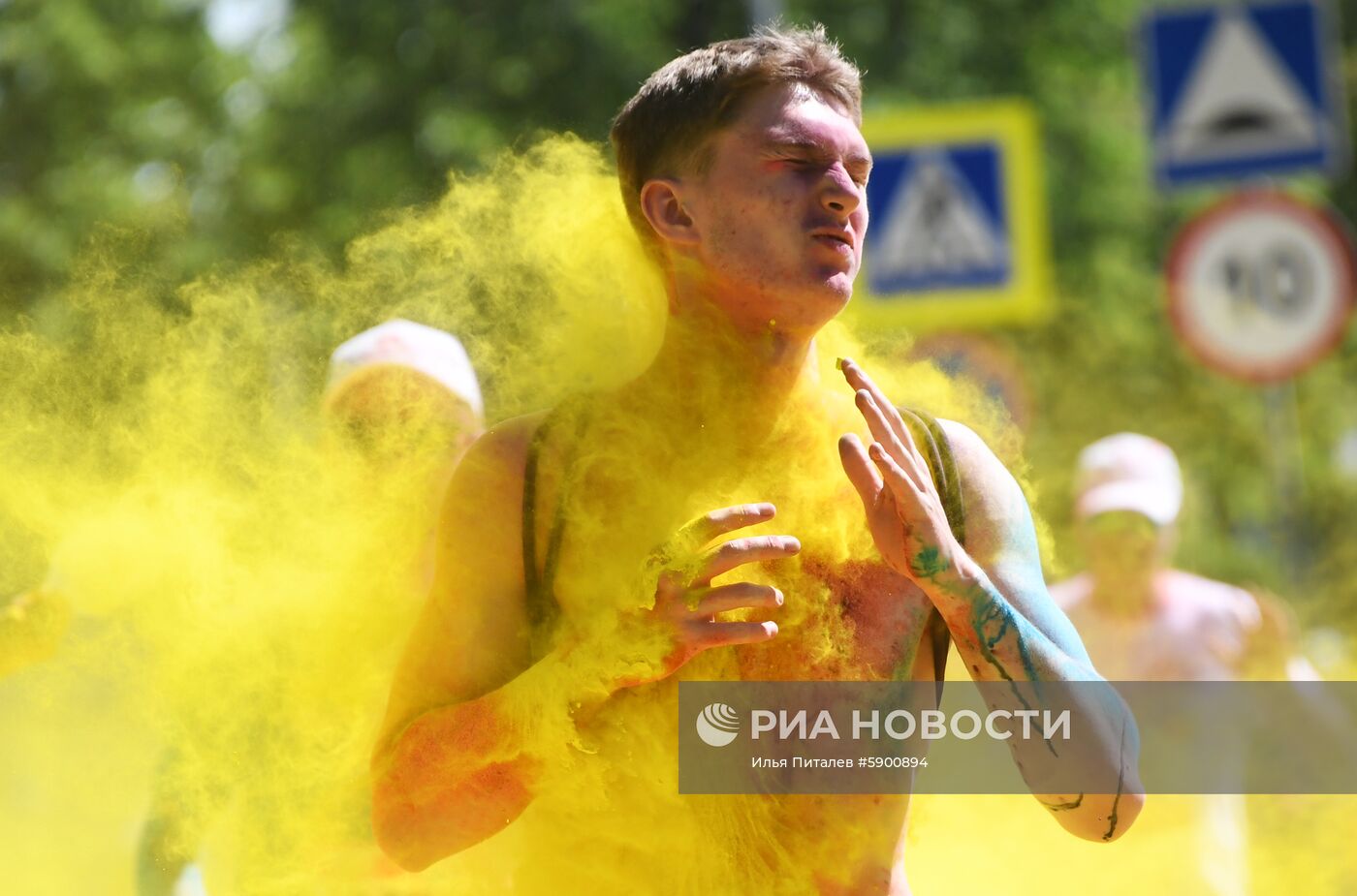 Красочный забег в "Лужниках" 