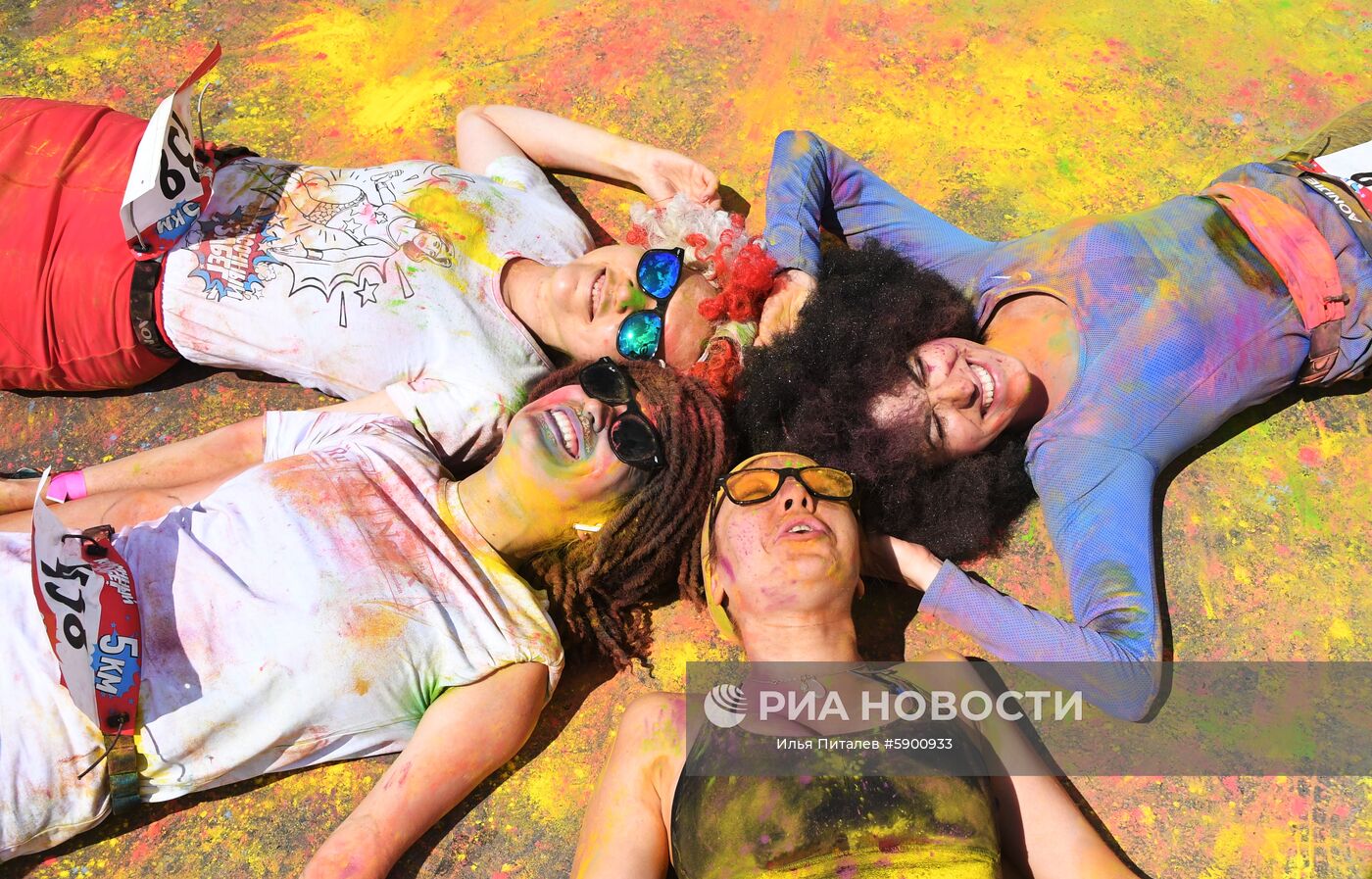 Красочный забег в "Лужниках"