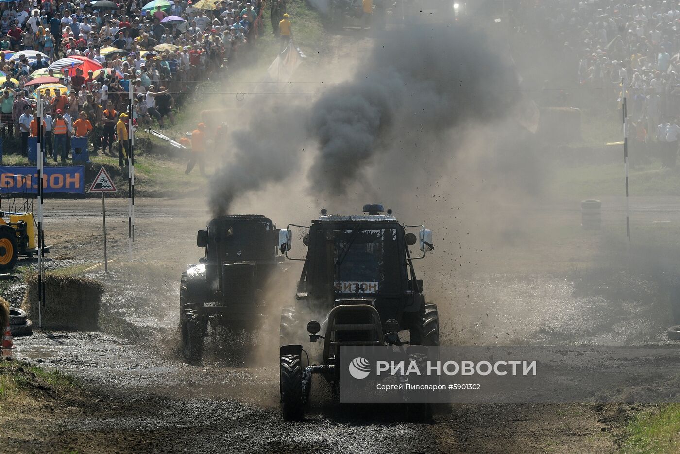 Гонки на тракторах "Бизон-Трек-Шоу" 