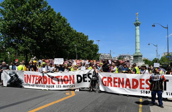 Акция против полицейского произвола в Париже