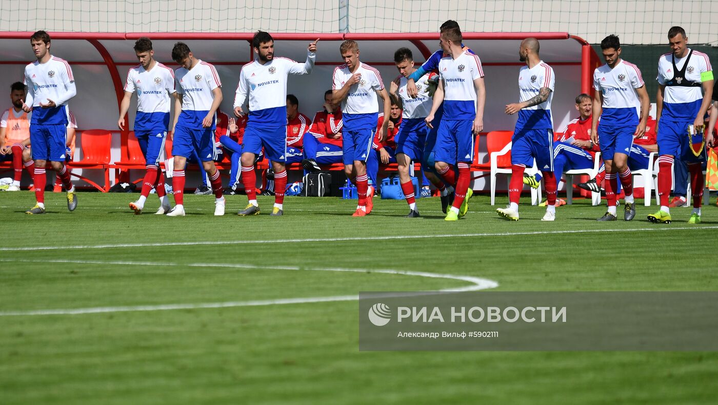 Футбол. Матч сборной России - ФК "Чертаново"