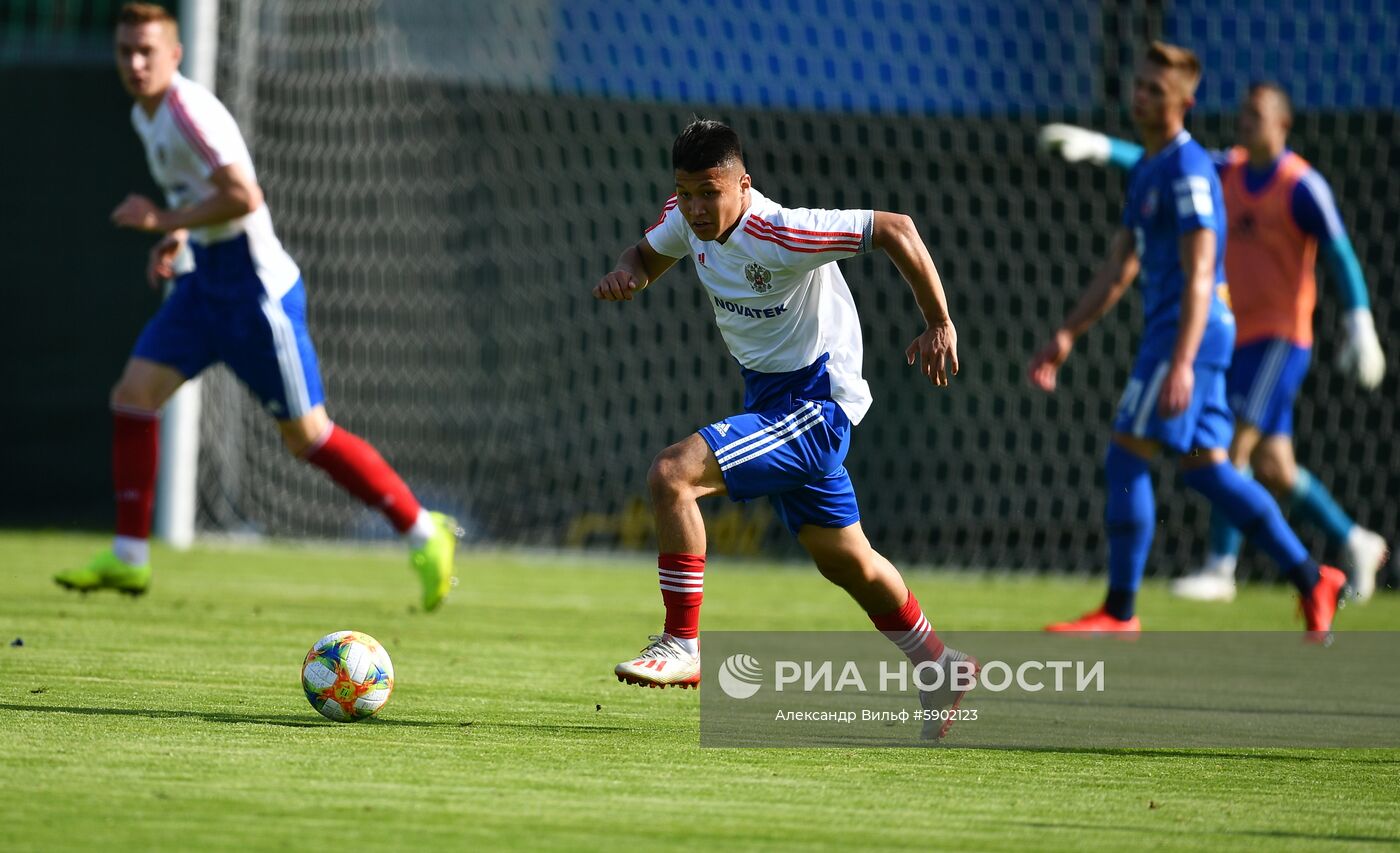 Футбол. Матч сборной России - ФК "Чертаново"