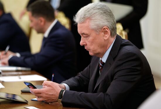 Премьер-министр РФ Д. Медведев провел заседание президиума Совета по стратегическому развитию и национальным проектам