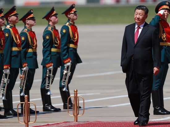 Прилет председателя КНР Си Цзиньпина в Москву 
