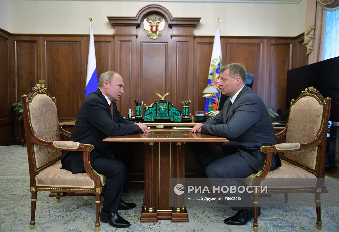 Президент РФ В. Путин встретился с врио губернатора Астраханской области И. Бабушкиным