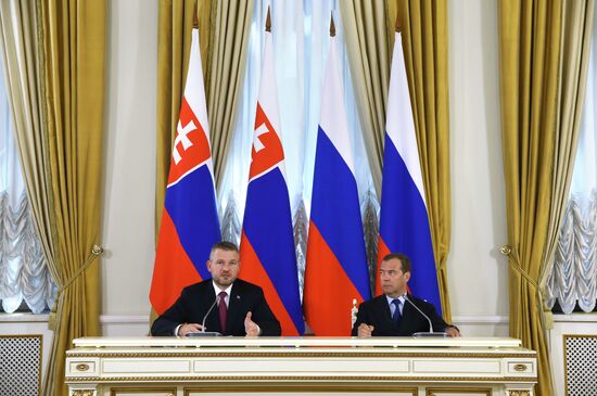 Премьер-министр РФ Д. Медведев провел переговоры с премьер-министром Словакии П. Пеллегрини 